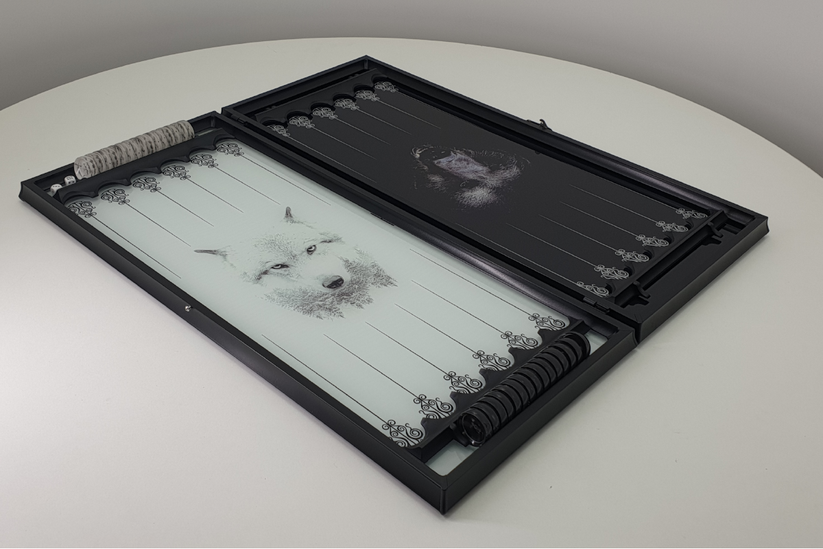 בלעדי: "Duel of Nature (Wolf and Bear)" — שש־בש מזכוכית מחוסמת — premium tempered-glass שש־בש set