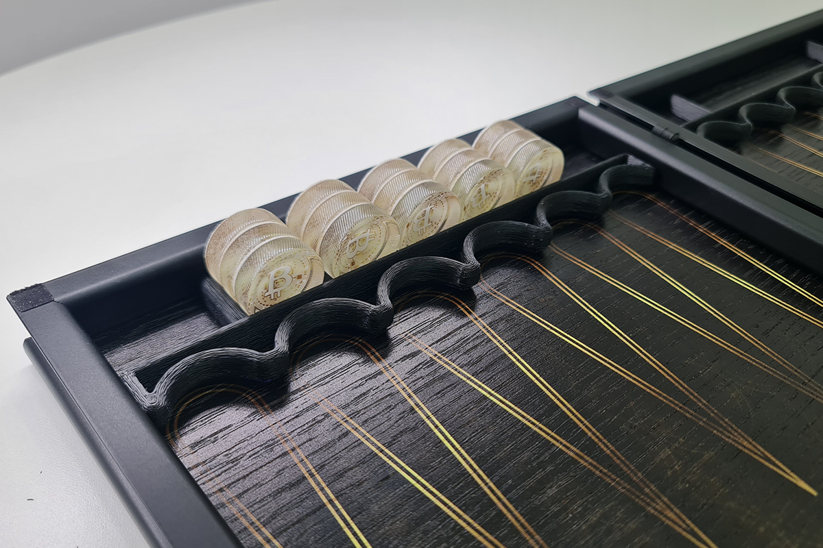 בלעדי: "מהדורת קריפטו" — טקסטורת אלון למשחק שש־בש