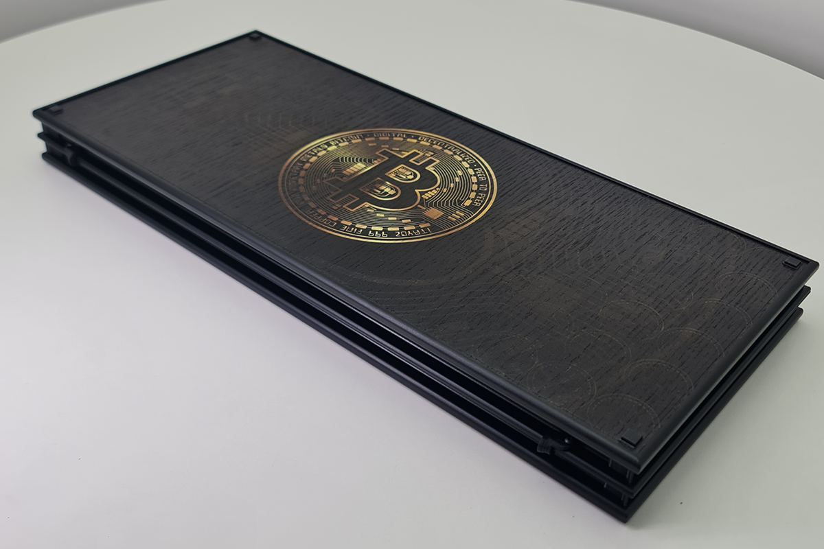 בלעדי: "מהדורת קריפטו" — טקסטורת אלון למשחק שש־בש