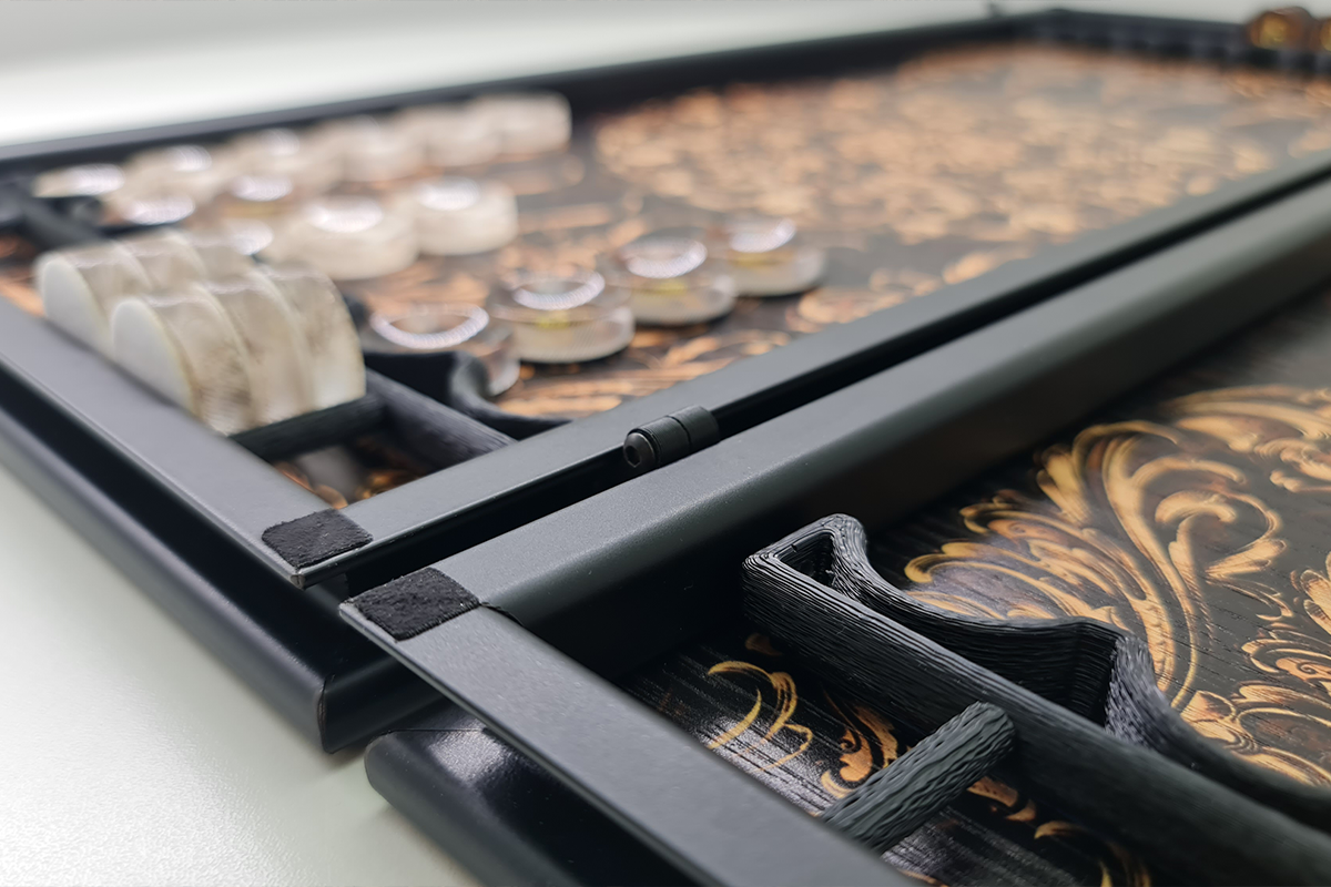 בלעדי: "אימפריאלי בארוק" — שש־בש עם ציפוי אלון