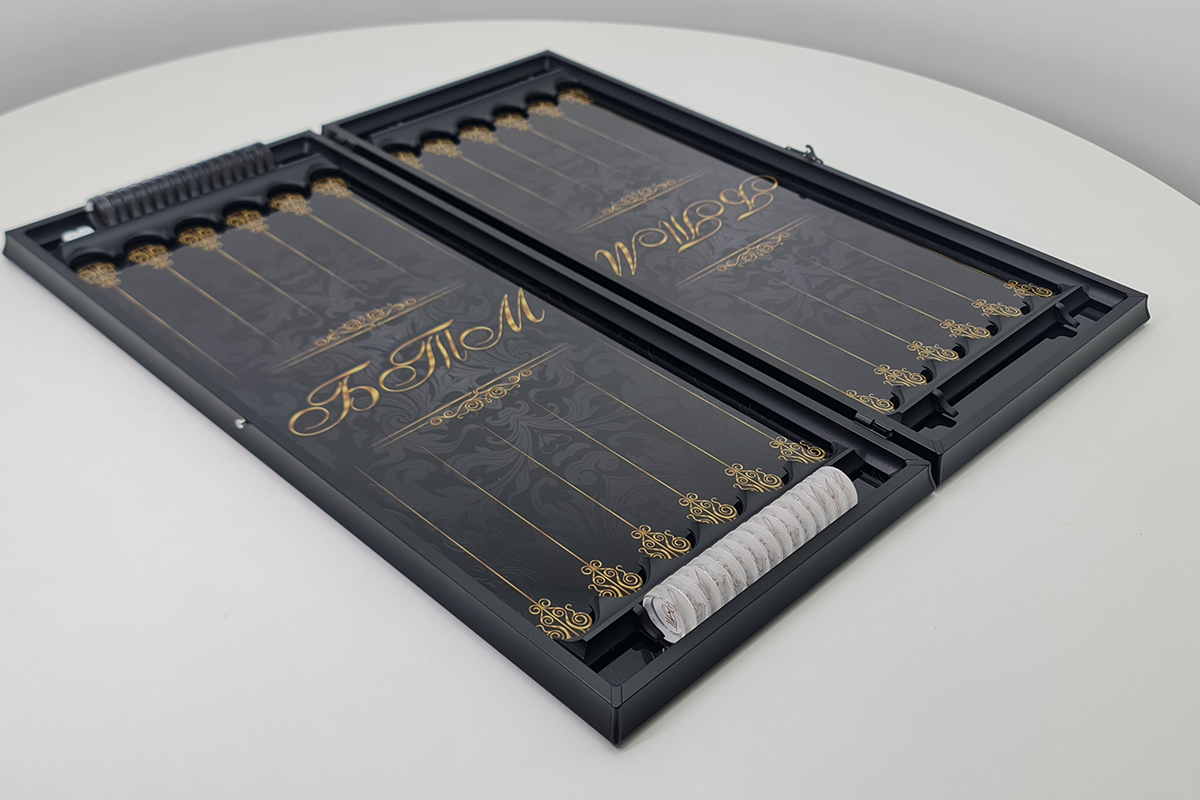 בלעדי: "אותיות זהב" — גבק ממולא זכוכית