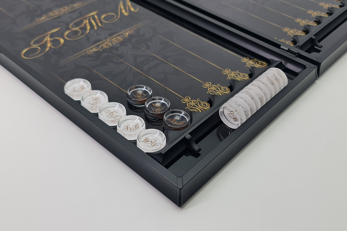 בלעדי: "אותיות זהב" — גבק ממולא זכוכית