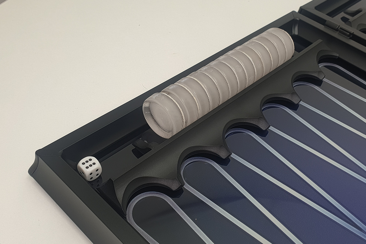 בלעדי: "קוביות הגורל" — זכוכית מחוסמת עבור משחק דמקה