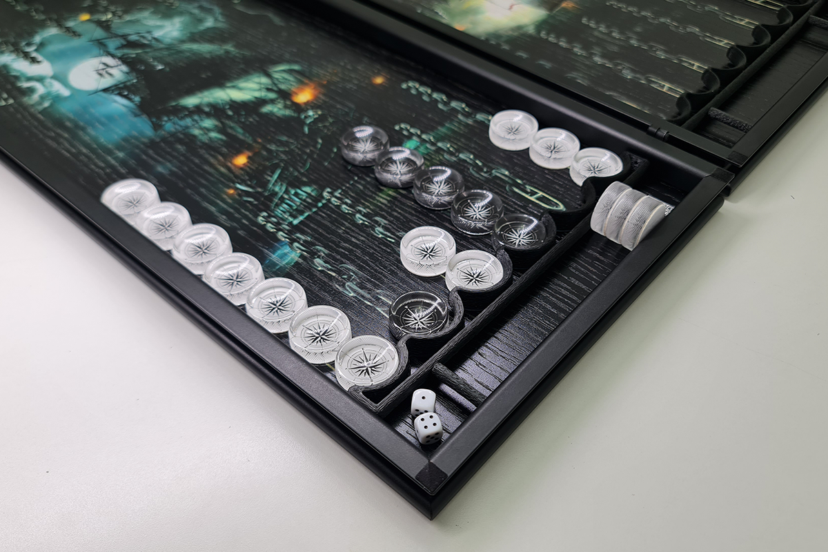 בלעדי: "ספינת פיראטים" — שש־בש עם ציפוי אלון